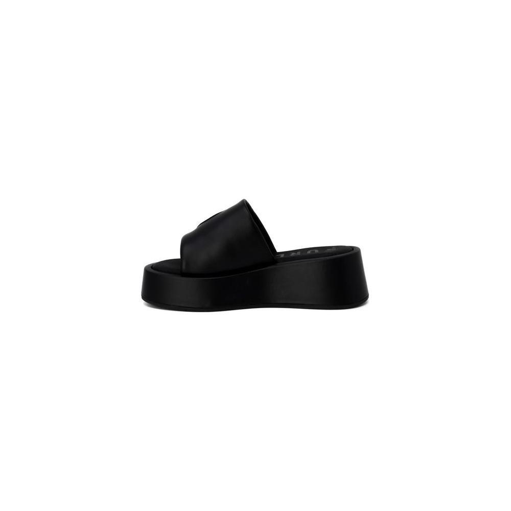 Furla Black Leather Slipper FU-14203800009-EU39/US9