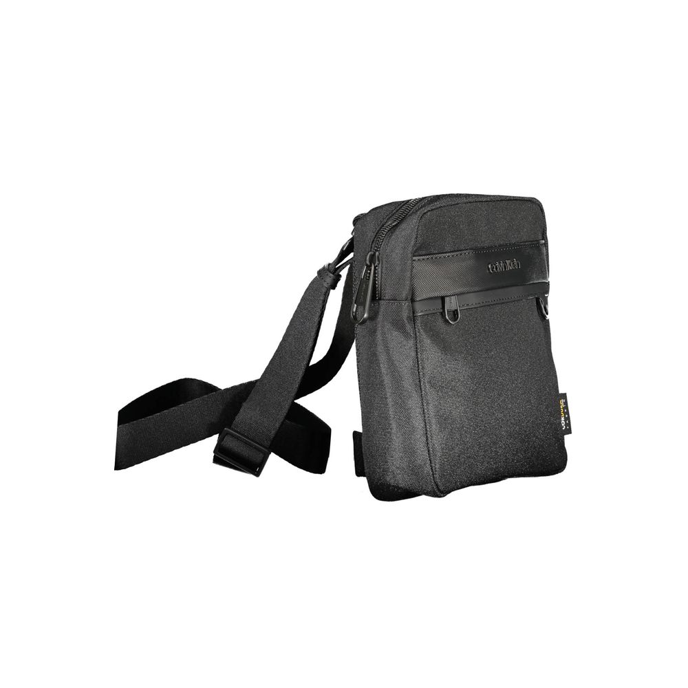 Front view with bag zipped and handles upright.