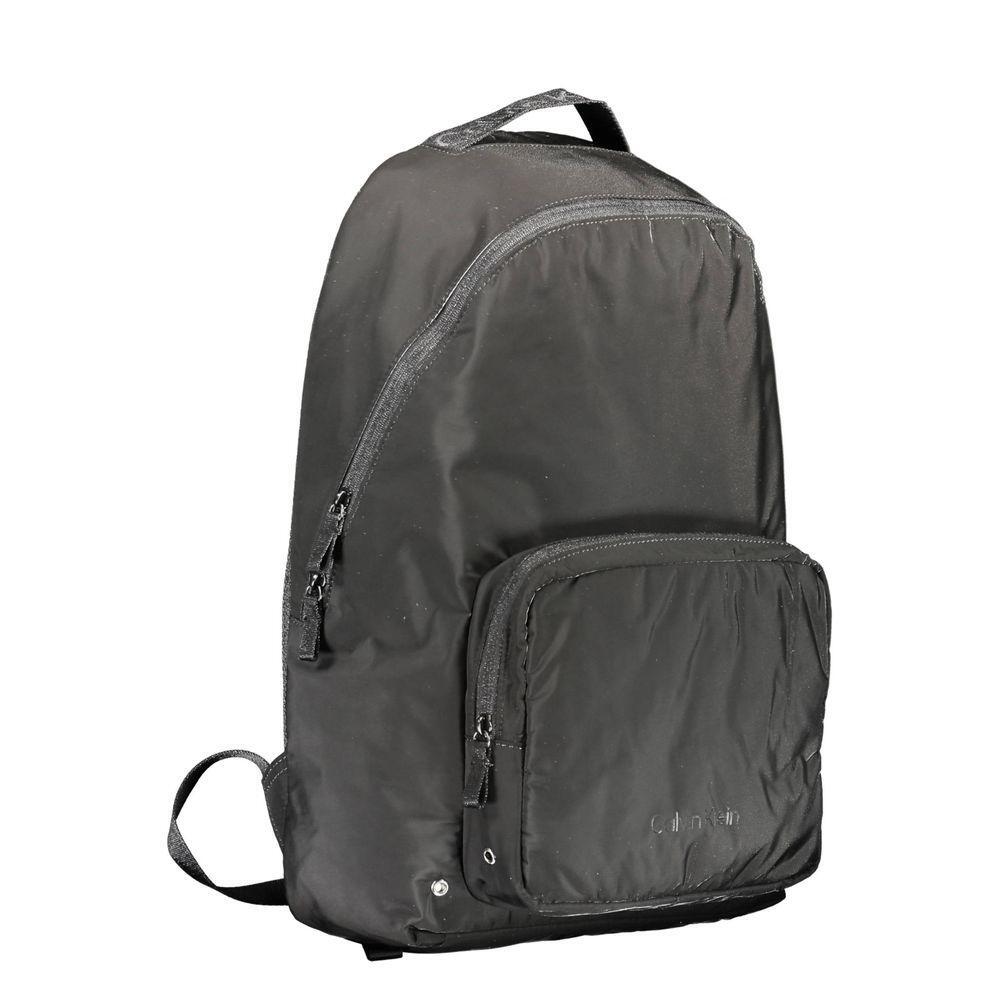 Front view with bag zipped and handles upright.