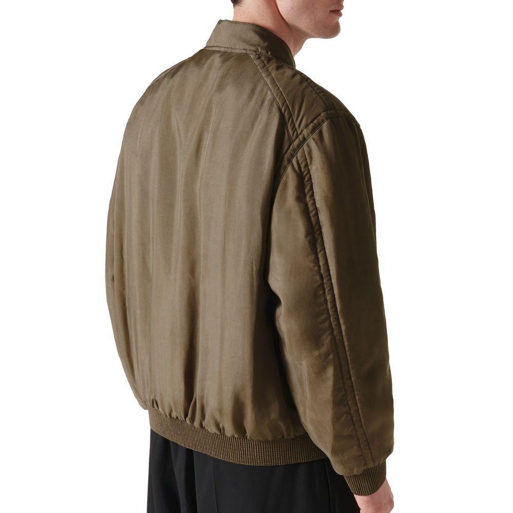 Front view with bag zipped and handles upright.