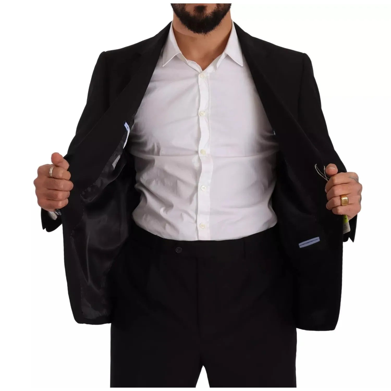 Front view with bag zipped and handles upright.