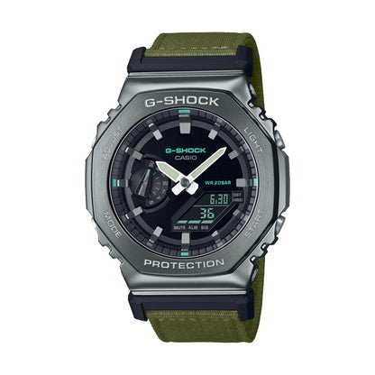 CASIO G-SHOCK Mod. OAK METAL COVERED - UTILITY SERIE KHAKI GREEN wristwatch with water resistance and quartz movement.