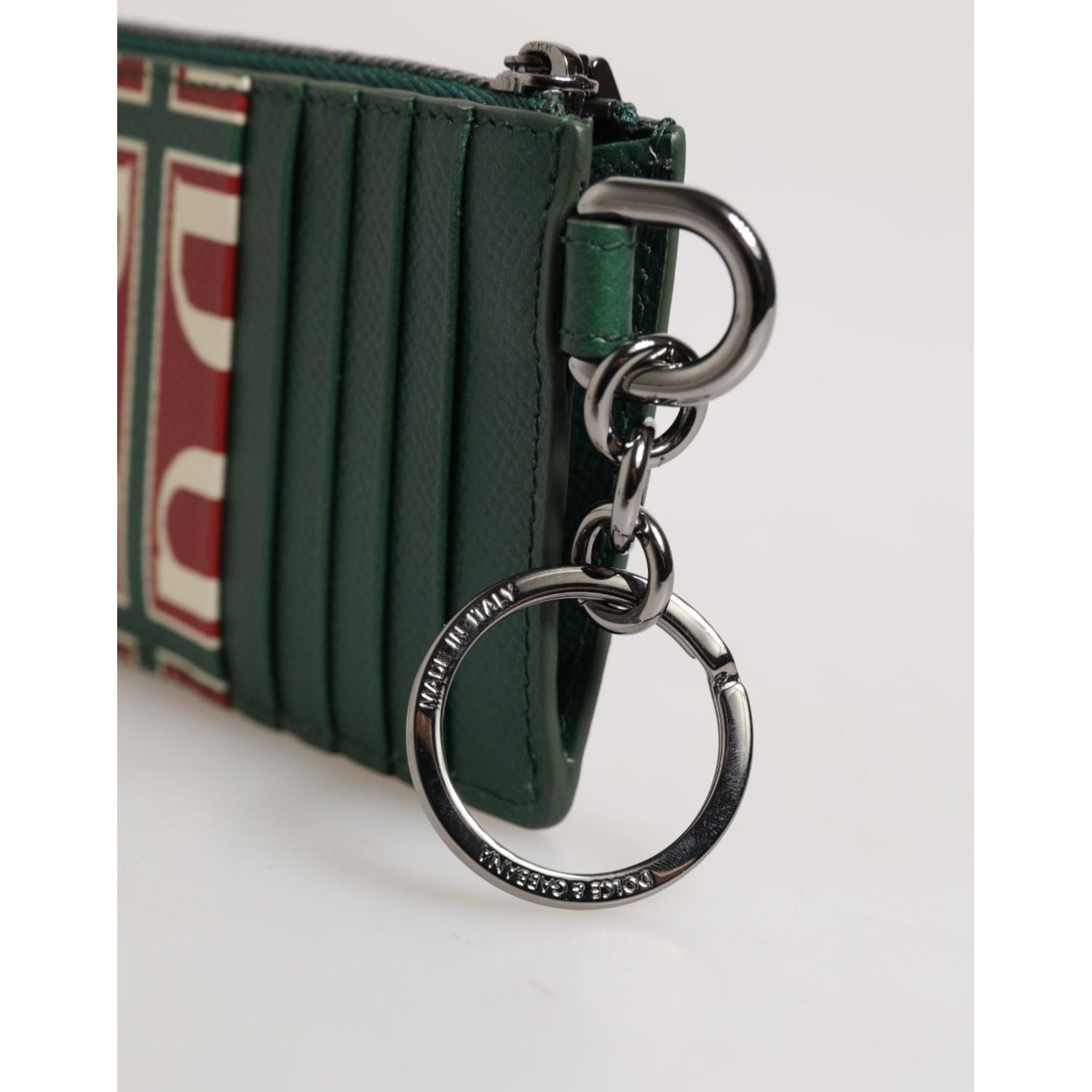 Front view with bag zipped and handles upright.